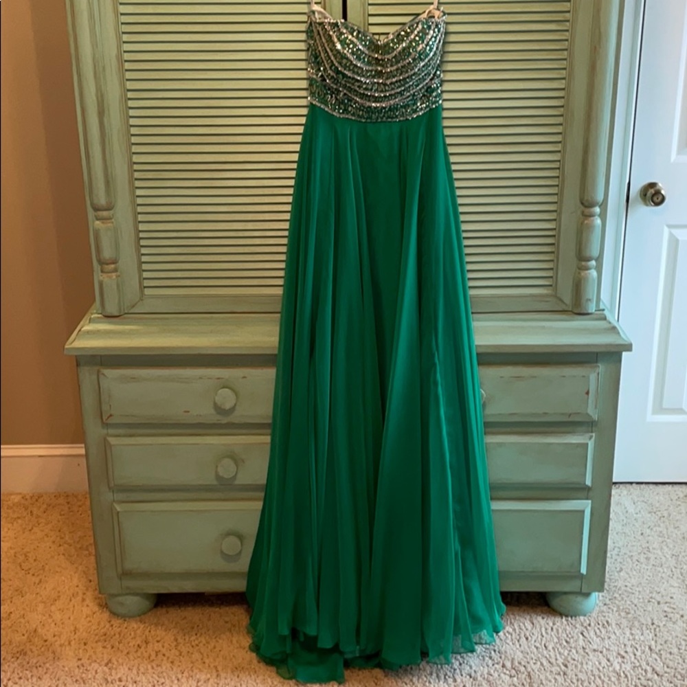 Emerald Green Sherri Hill Prom Dress